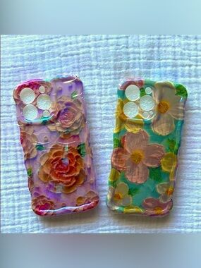NWT • (2) iPhone 13 Pro Floral Watercolor/Oil Painting Cases • BLOGGERS FAVORITE